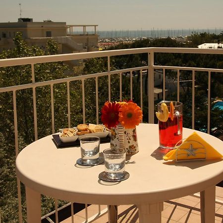 Hotel Santiago Milano Marittima Exterior foto