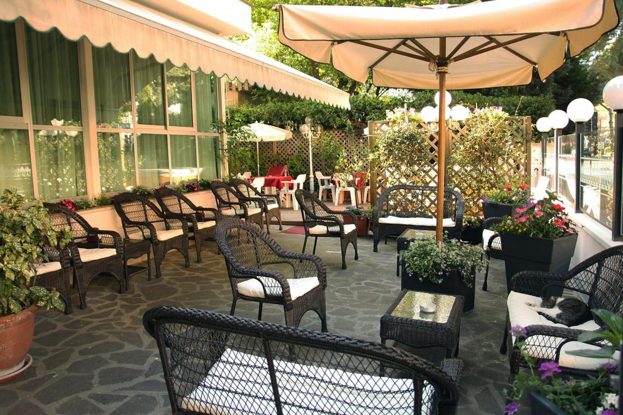 Hotel Santiago Milano Marittima Exterior foto